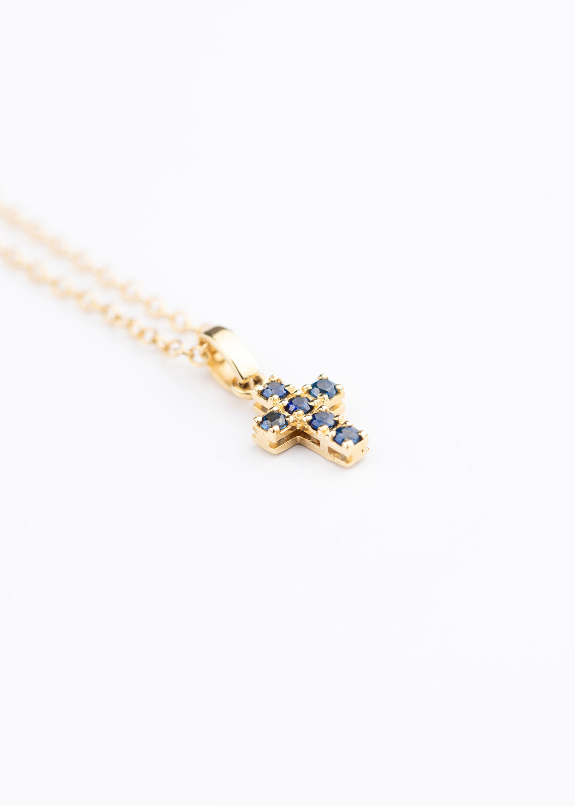 18kt Yellow Cross with Sapphire &amp; Chain